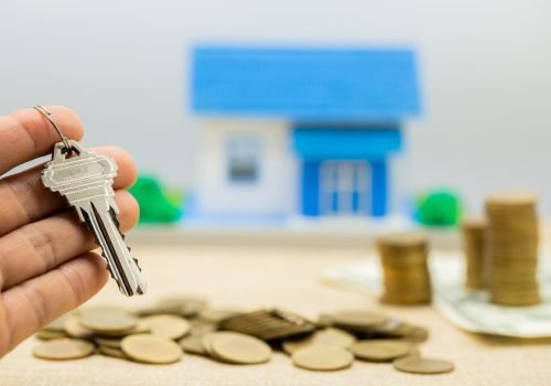 keys-and-money-piles-and-houses (2)